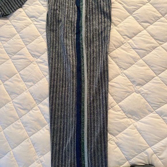 Two piece metallic set - Picture 10 of 17